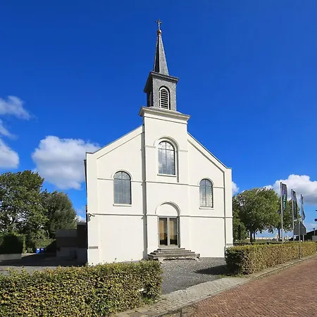 Vakantiehuis Characteristic With Wellness